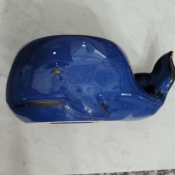 Bath and Body Works whale 3 wick candle holder - Picture 6 of 8